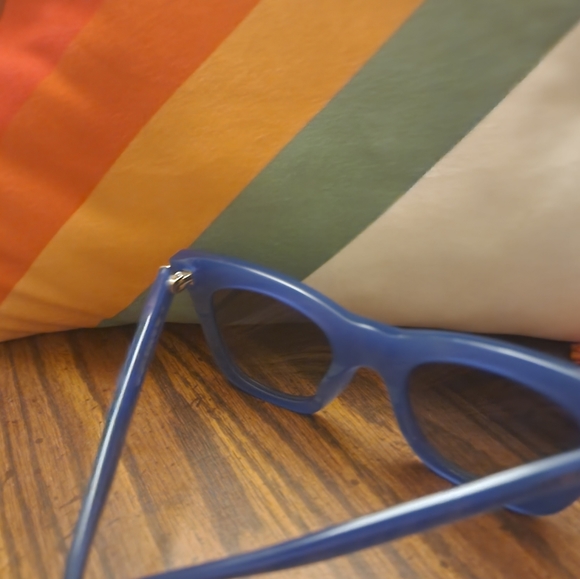 DIFF Sunglasses Mirrored Lens Baby Blue - Picture 6 of 7